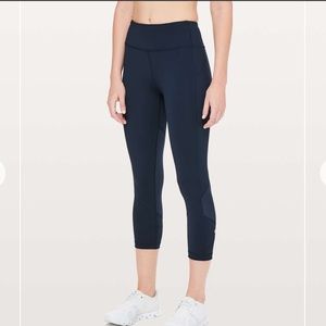 Lululemon Pace Rival Mid-Rise 22” crop- Navy